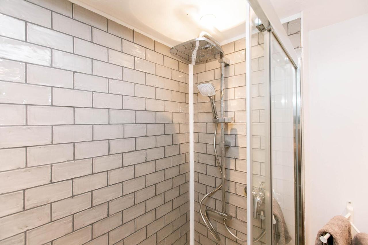 Peaceful Apartment - Dedicated Free Parking - Walk To Centre, Uni, Hosp - Business And Leisure - Contact For Long Stays Exeter Bagian luar foto